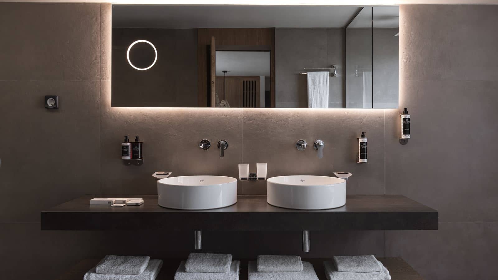 rooms-sapphire-vip-suite-plunge-pool-sea-view
