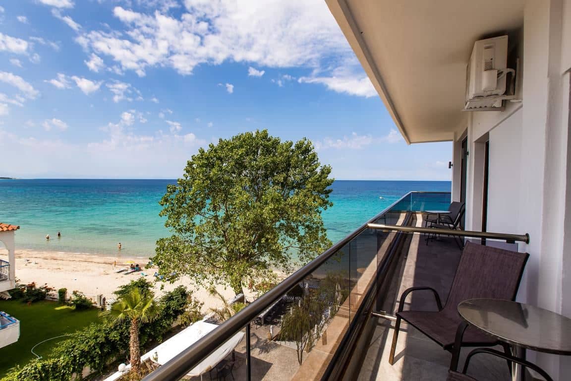 rooms-double-room-with-side-sea-view