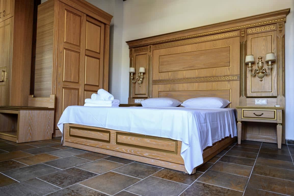rooms-family-suite-pool-view