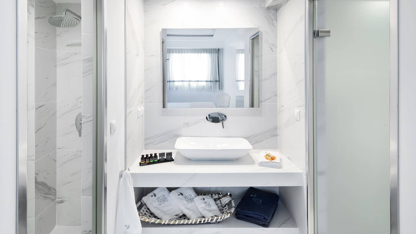 rooms-elegant-suite-sea-view