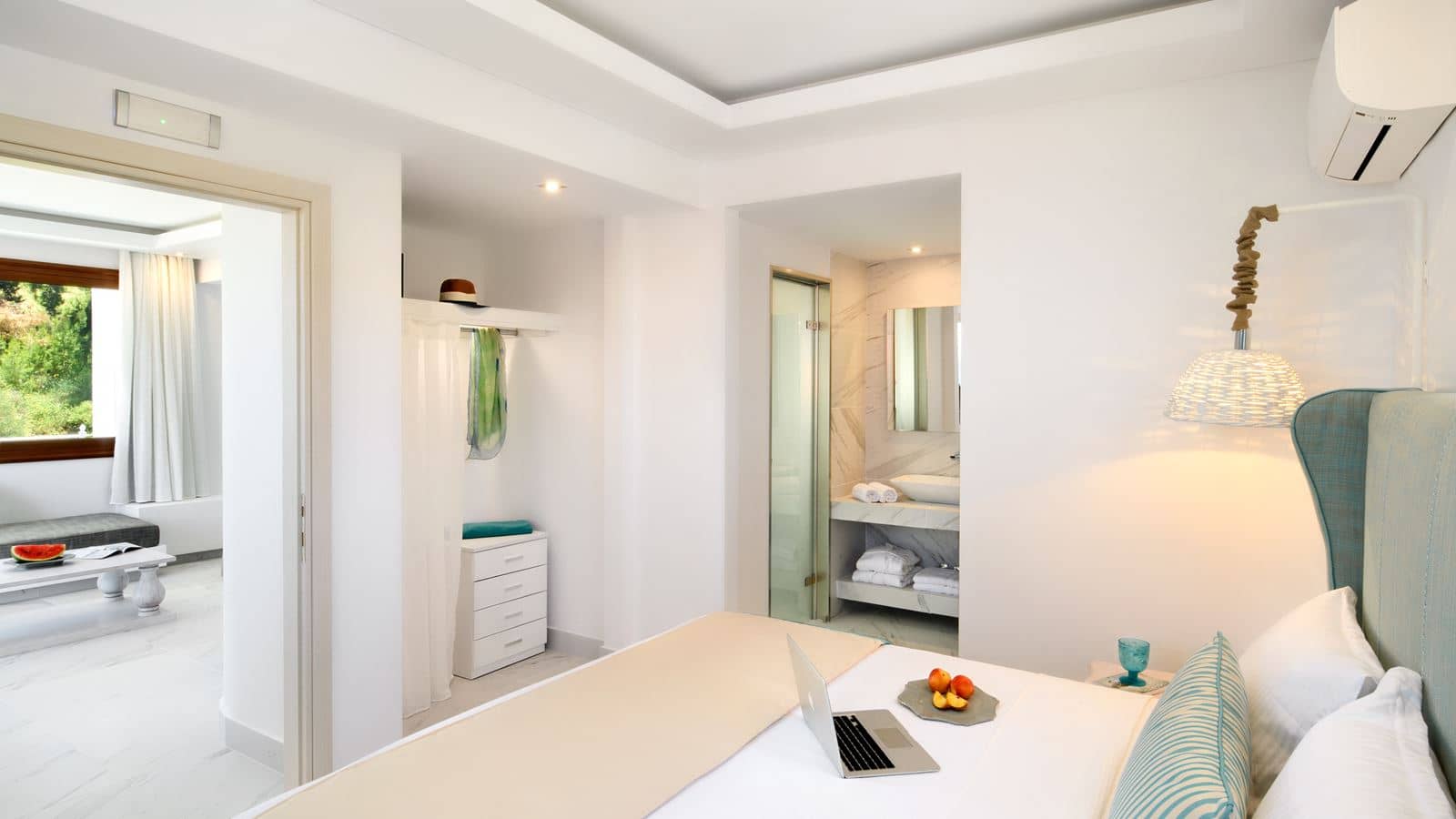 rooms-elegant-suite-sea-view