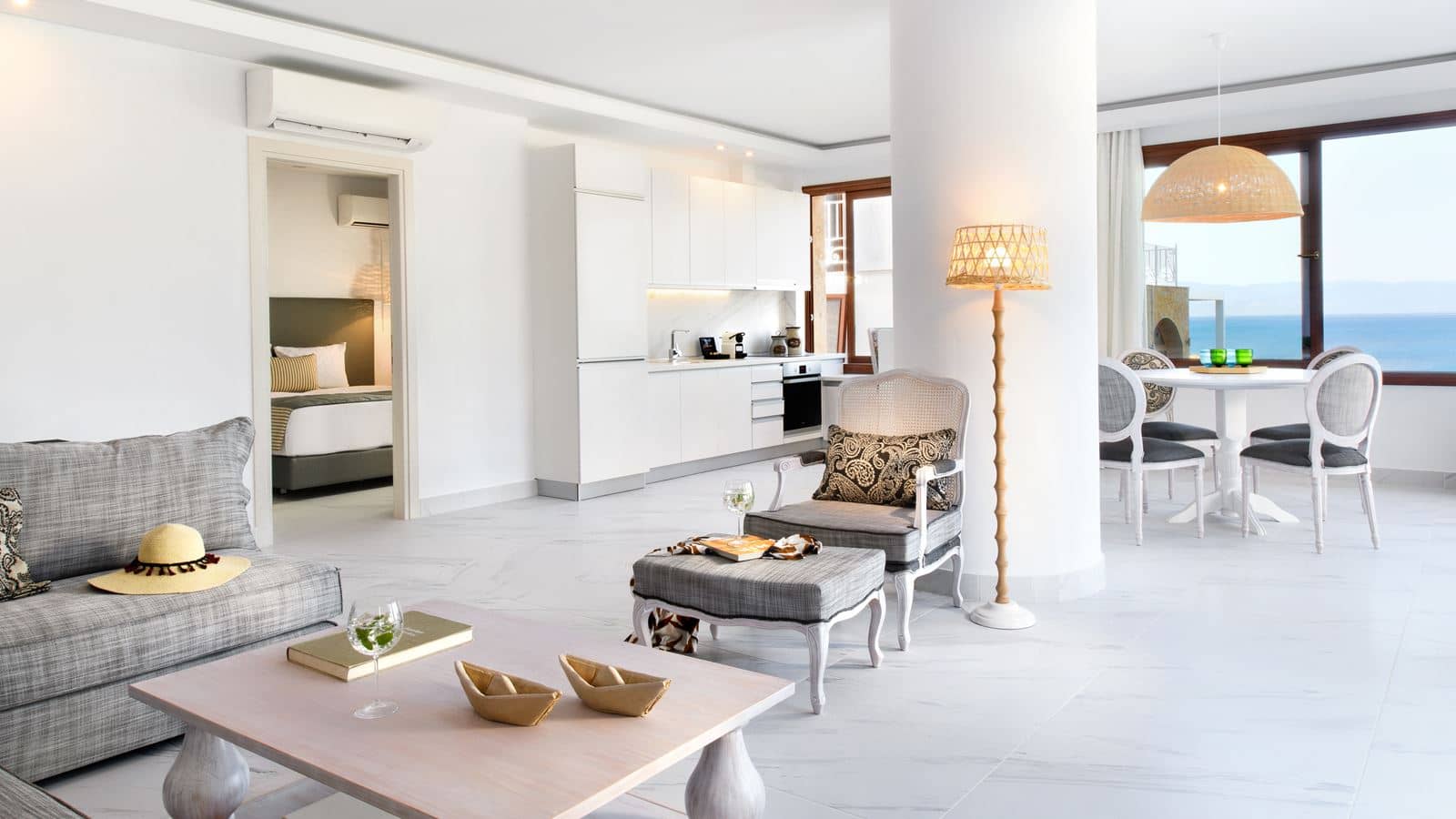 rooms-deluxe-suite-private-pool