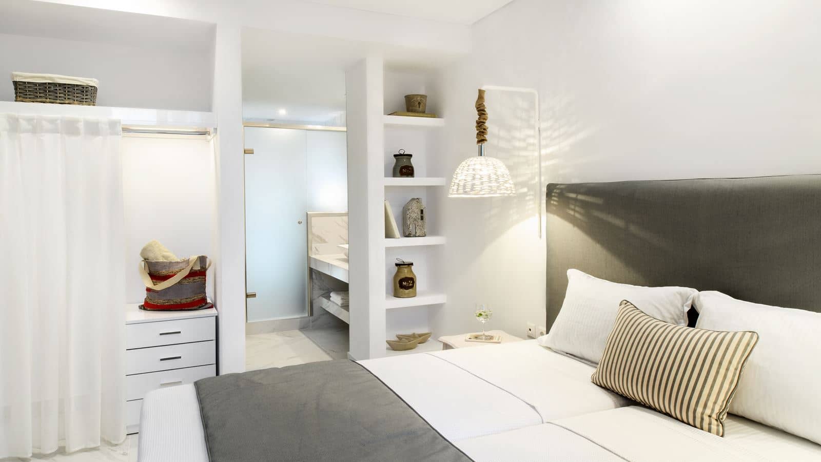 rooms-deluxe-suite-private-pool