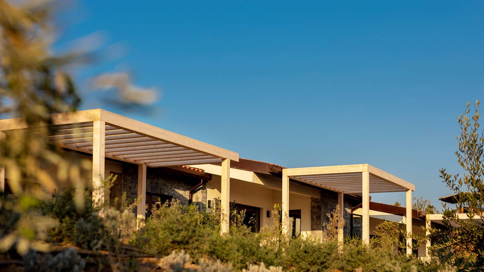 rooms-bungalow-garden-view-terrace