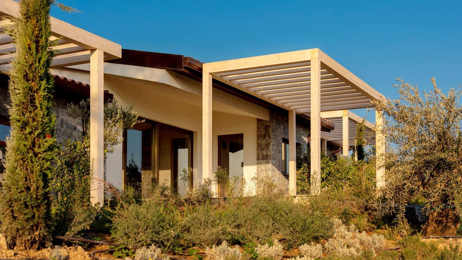 rooms-bungalow-garden-view-terrace
