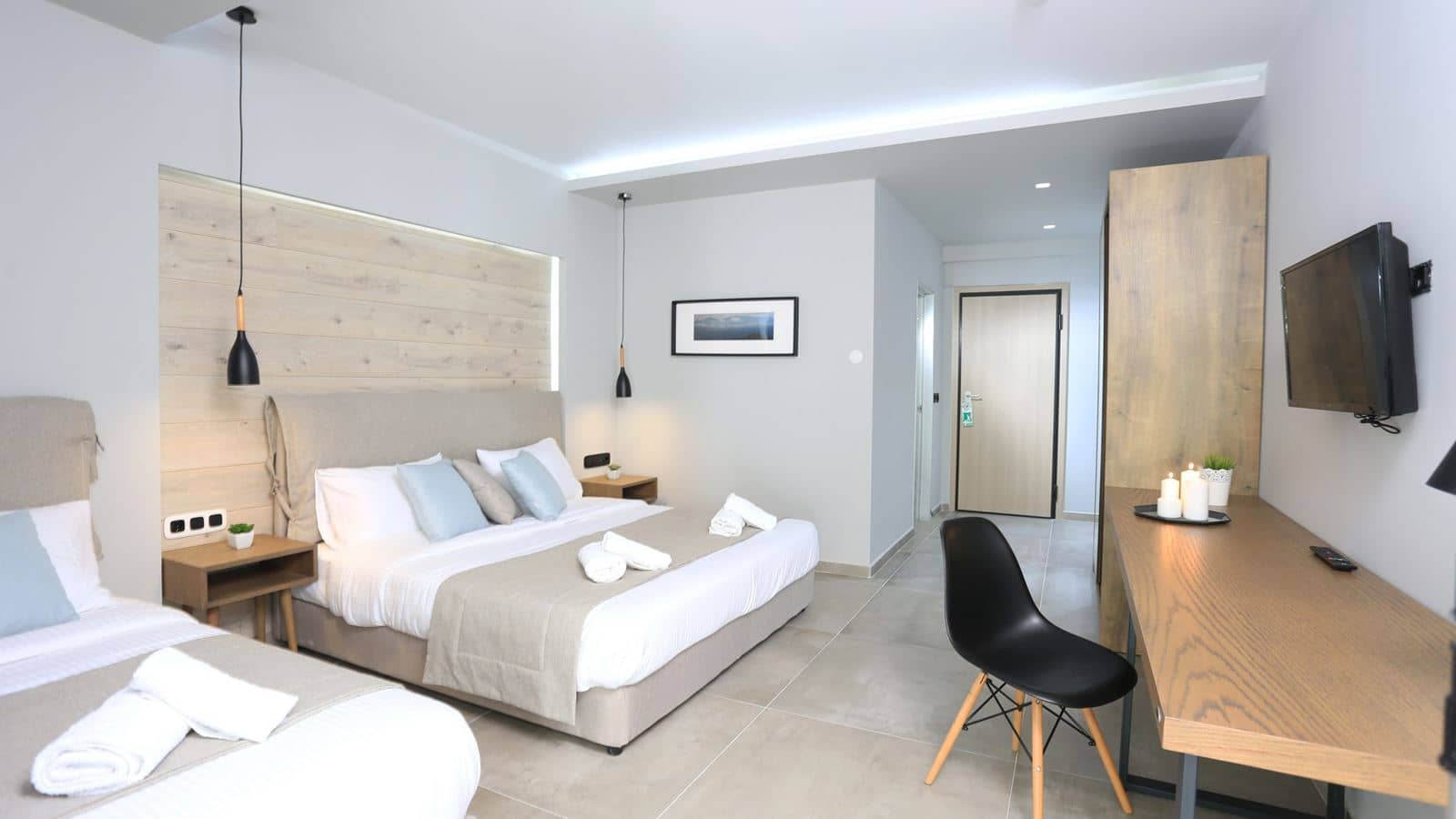 rooms-executive-room-with-pool-view