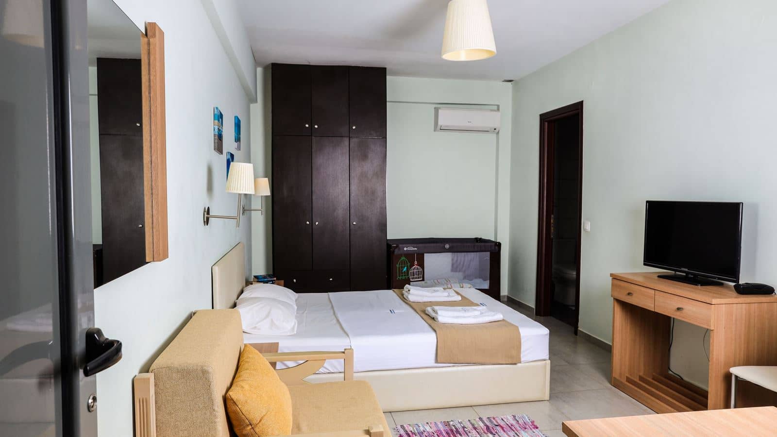 rooms-triple-studio