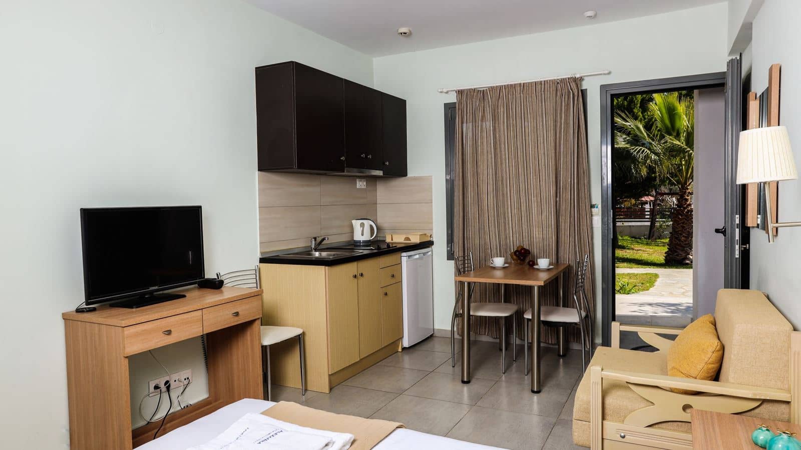 rooms-triple-studio