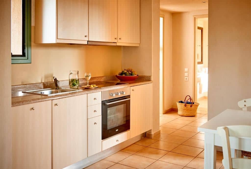 rooms-family-suite-with-kitchenette