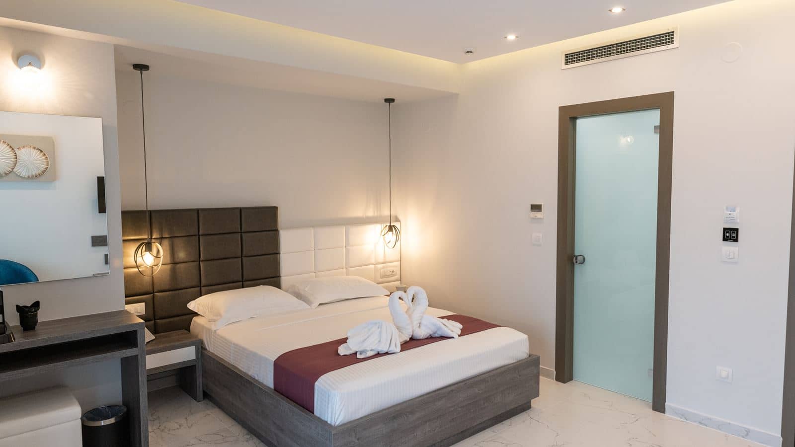 rooms-deluxe-double-room