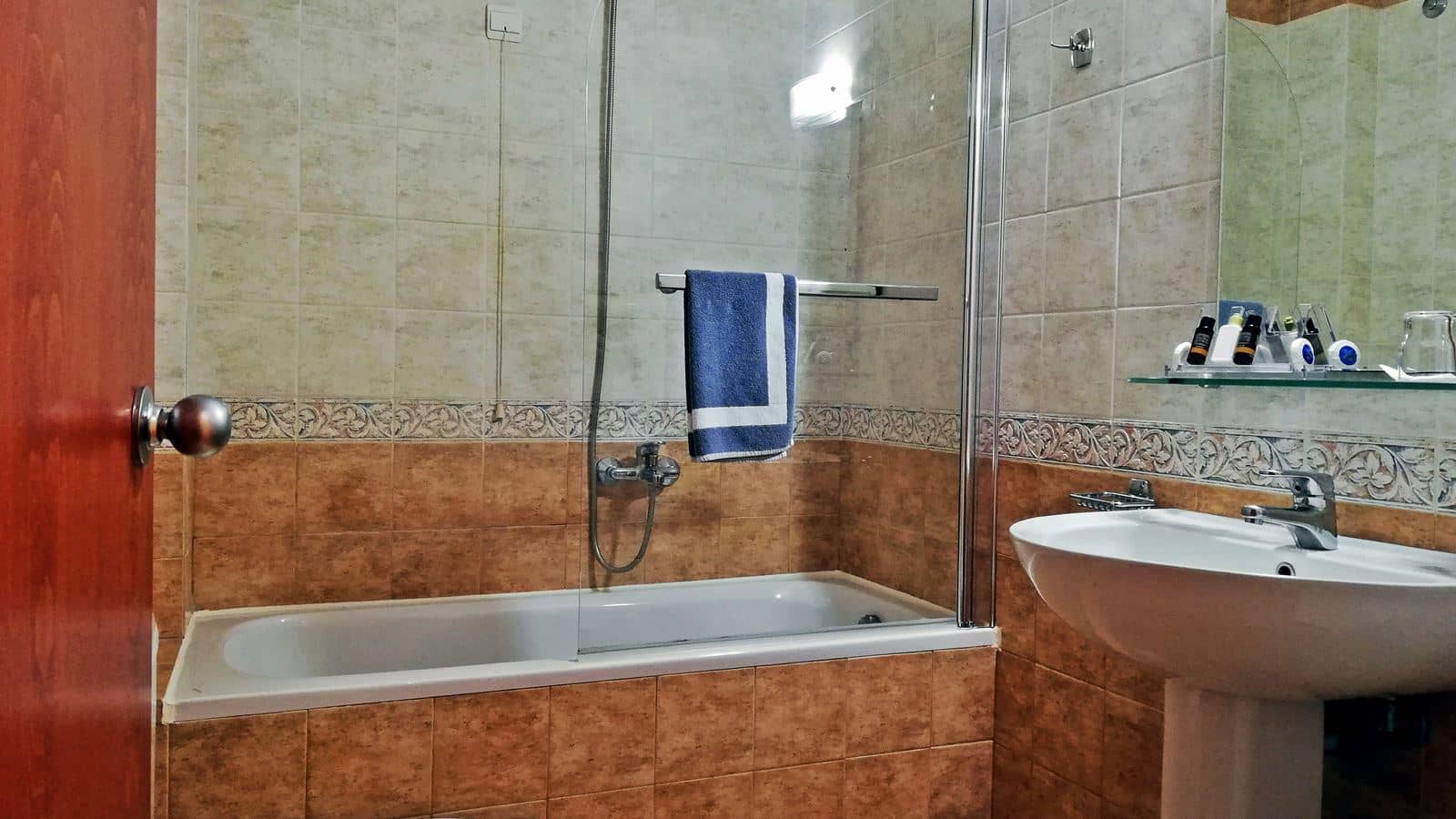 rooms-single-room