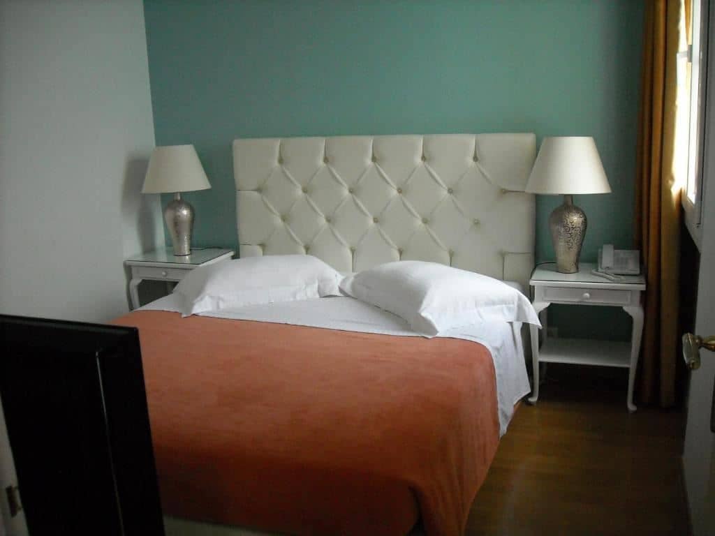 rooms-family-room