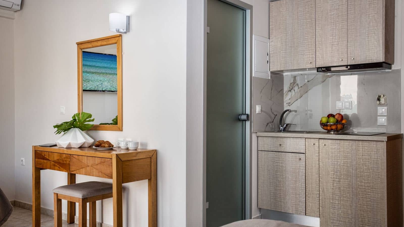 rooms-studio-gardenview-balcony