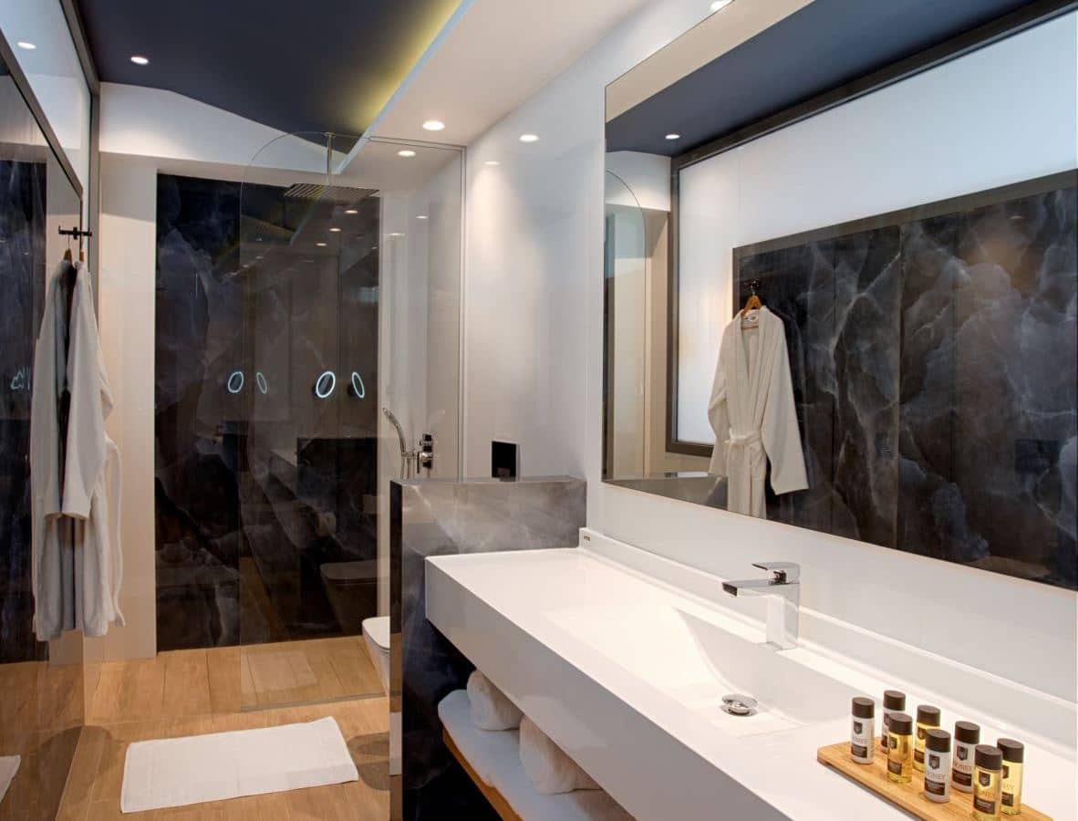 rooms-deluxe-junior-suite-beachfront-with-individual-pool