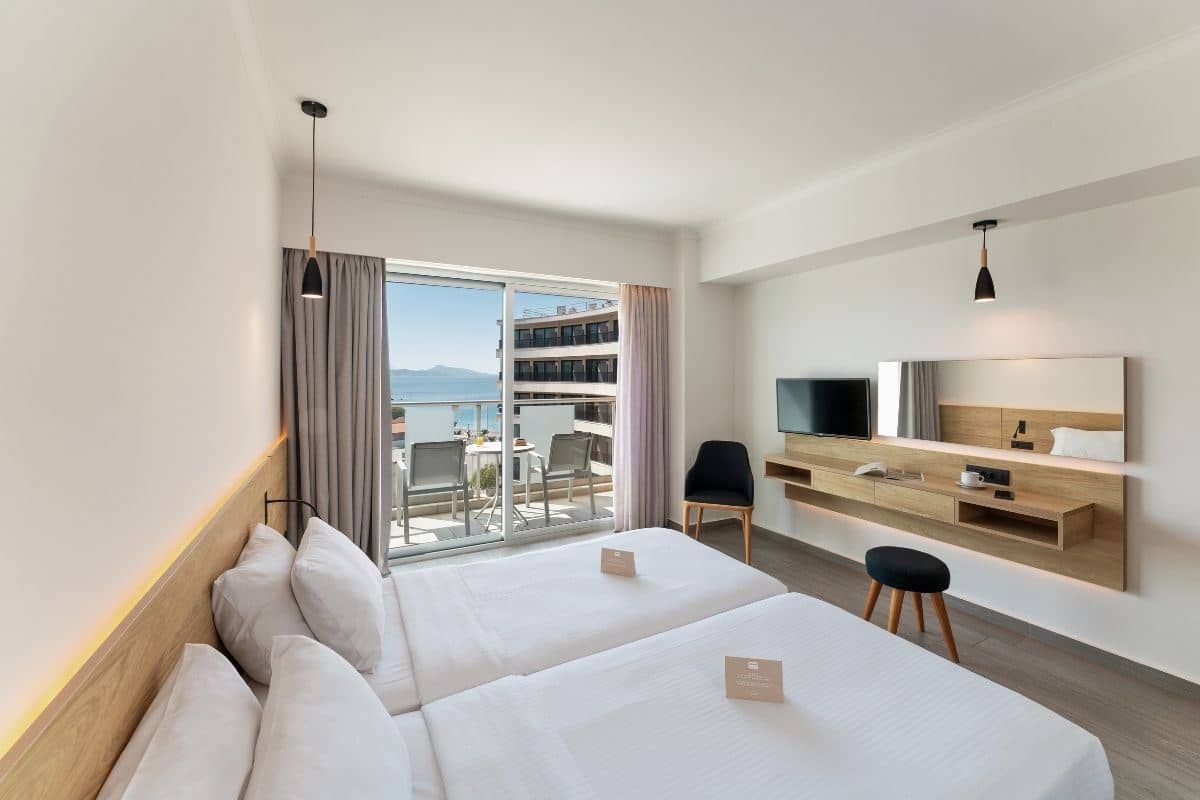 rooms-room-superior-double-sea-view