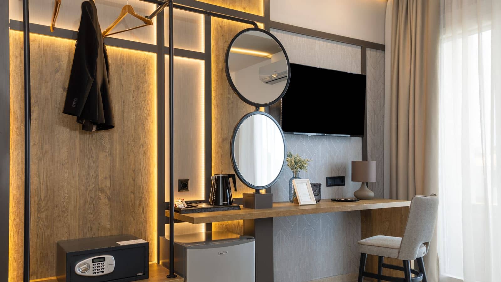 rooms-deluxe-double-room-garden-view