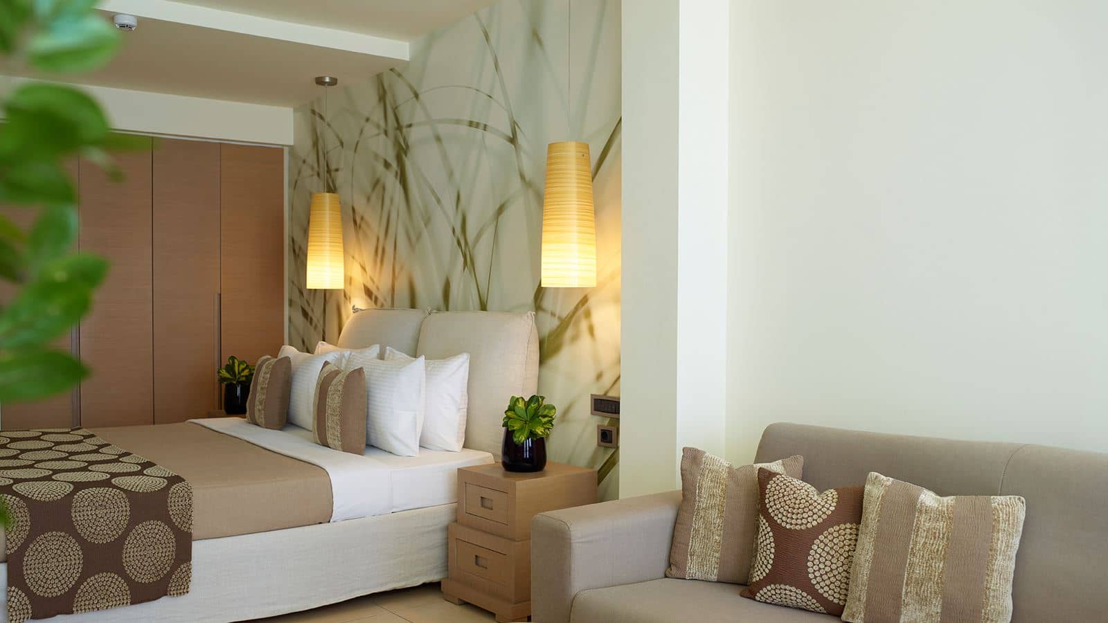 rooms-deluxe-room-with-garden-view
