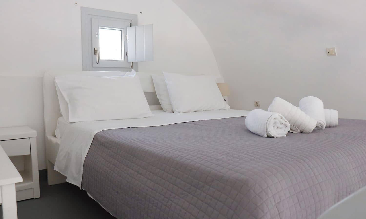 rooms-grand-suite-with-seaview-split-level