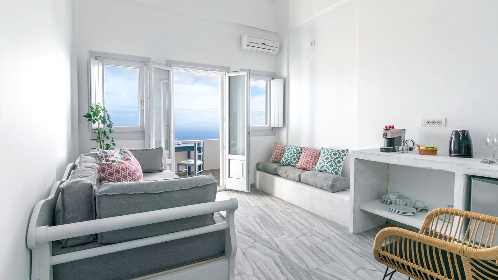 rooms-grand-suite-with-seaview-split-level