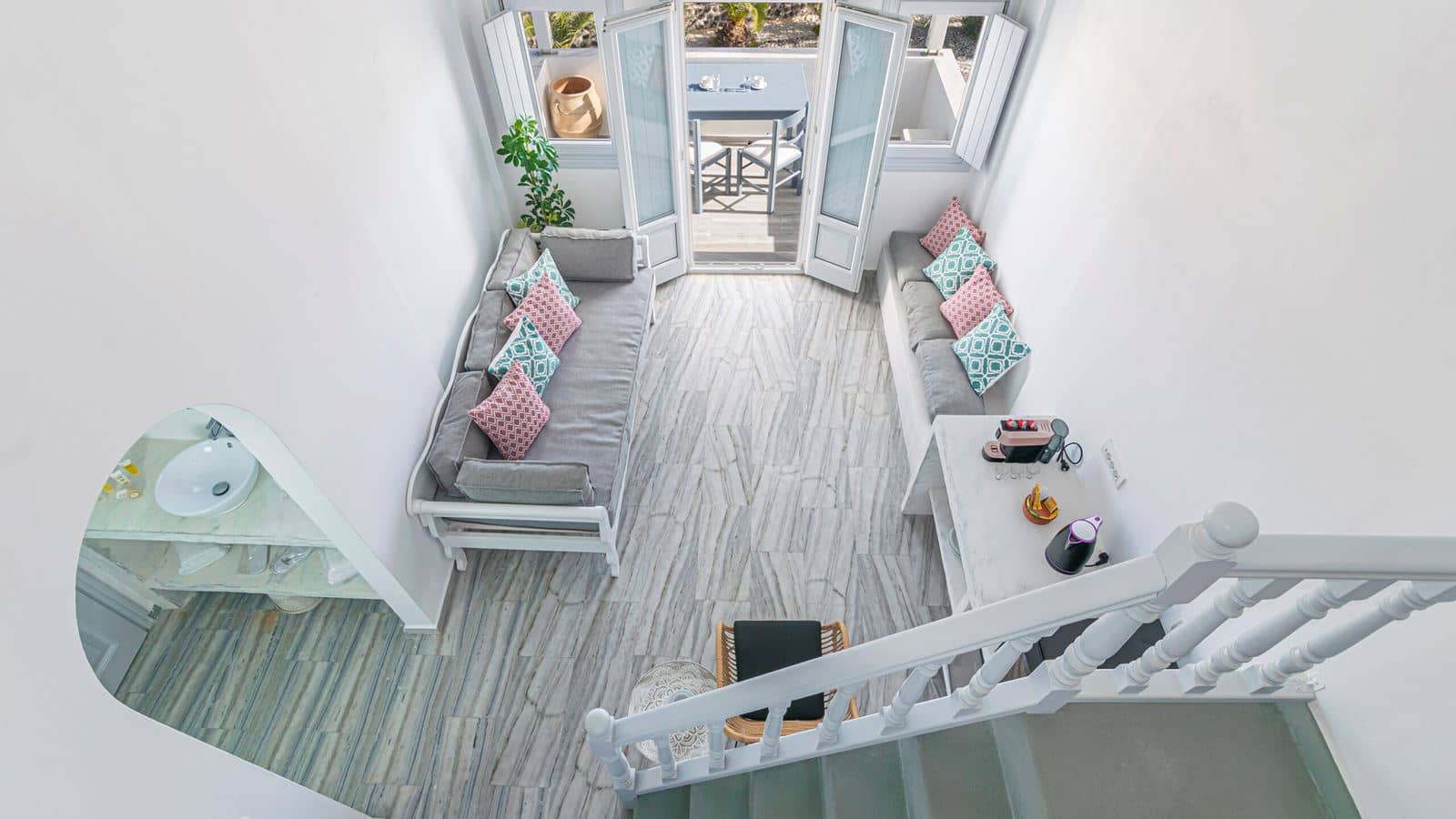 rooms-grand-suite-with-seaview-split-level