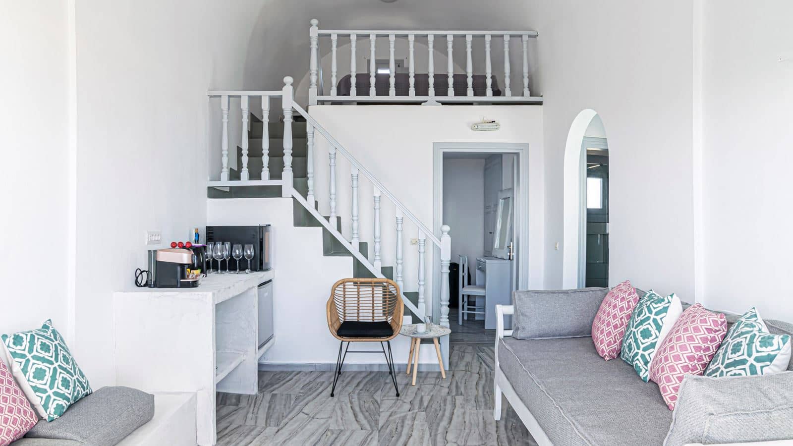rooms-grand-suite-with-seaview-split-level