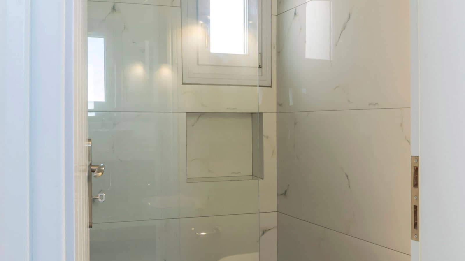 rooms-grand-suite-with-seaview-split-level
