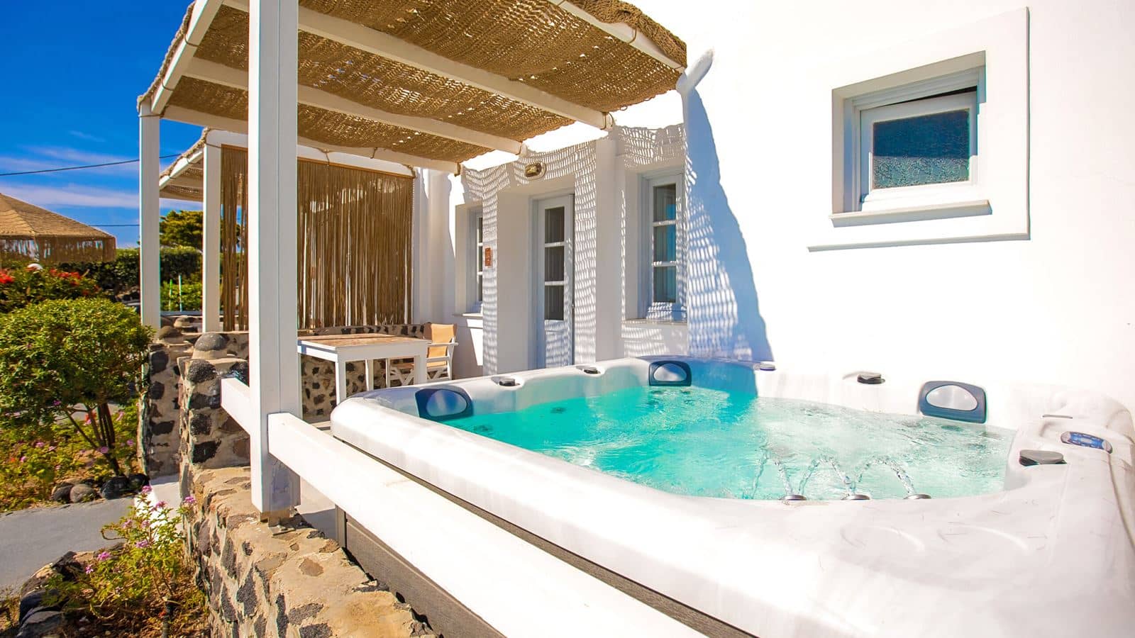 rooms-premier-suite-with-hot-tub--seaview