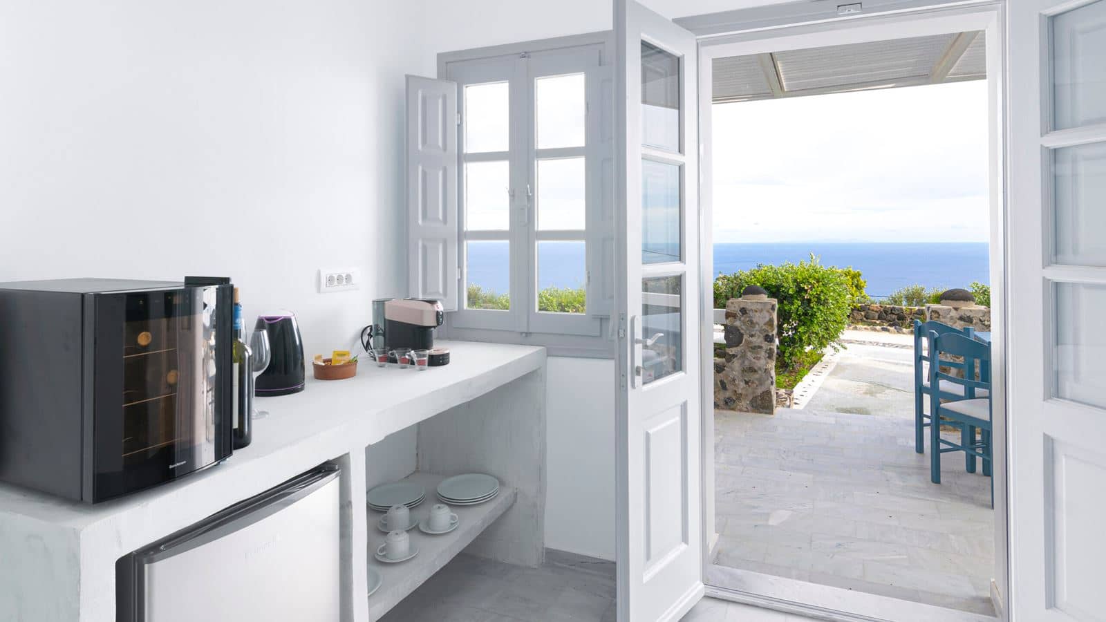 rooms-deluxe-suite-with-hot-tub--seaview