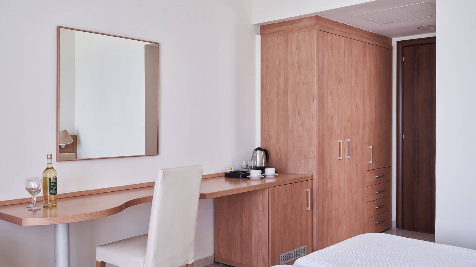 rooms-family-room-land-view