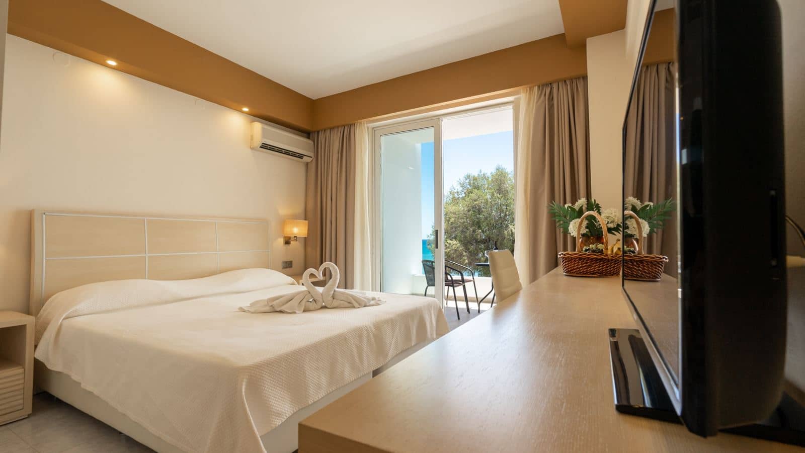 rooms-family-room
