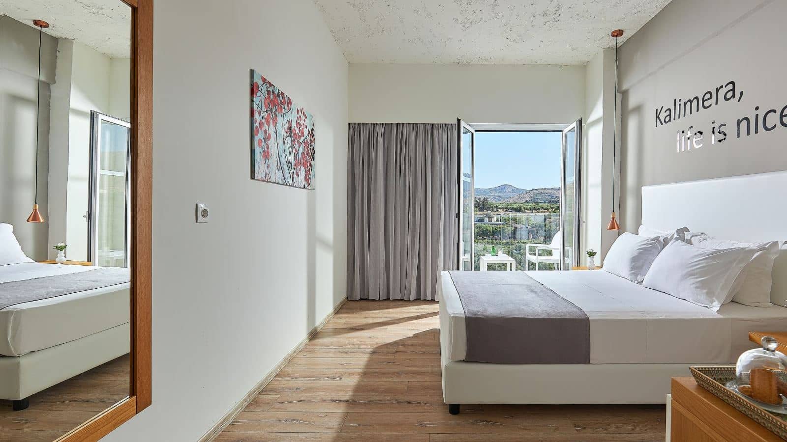 rooms-room-superior-double-sea-front-balcony