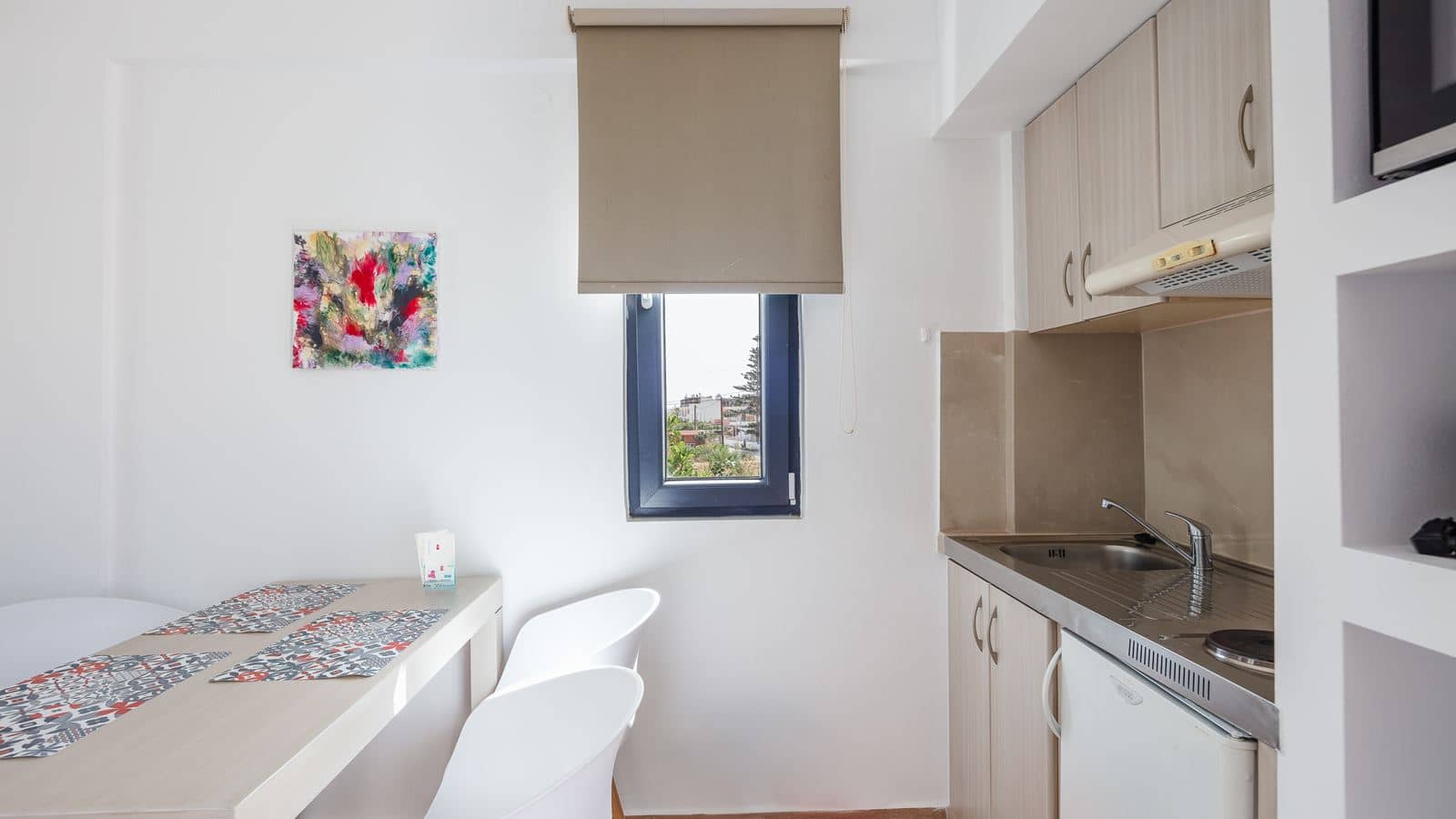 rooms-apartment-grand-1-bedroom-balcony-or-terrace