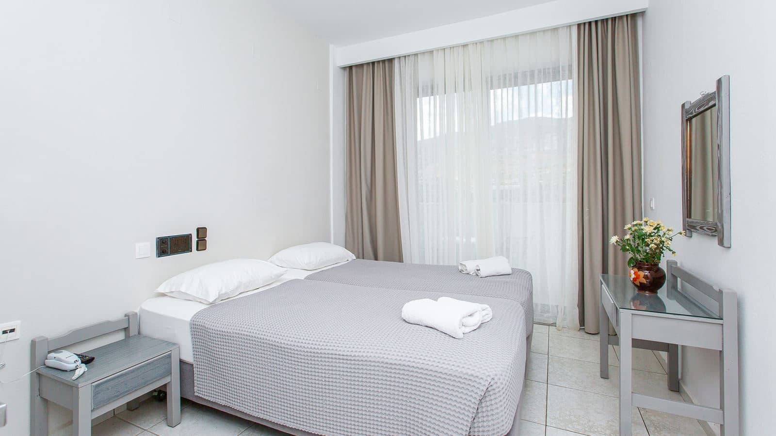 rooms-double-standard-studio