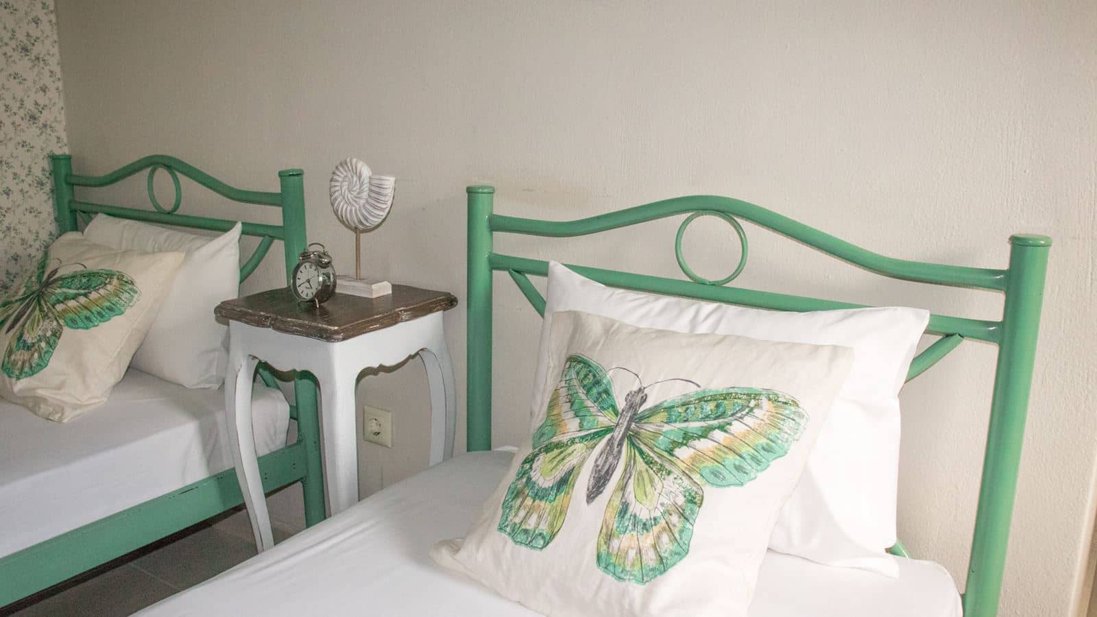 rooms-studio-superior-twindouble-balcony-or-terrace