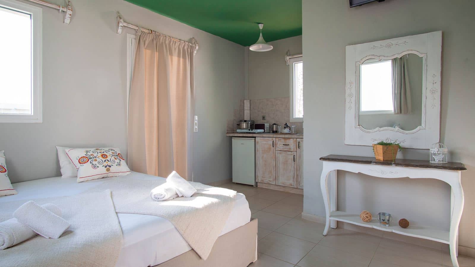 rooms-studio-superior-twindouble-balcony-or-terrace