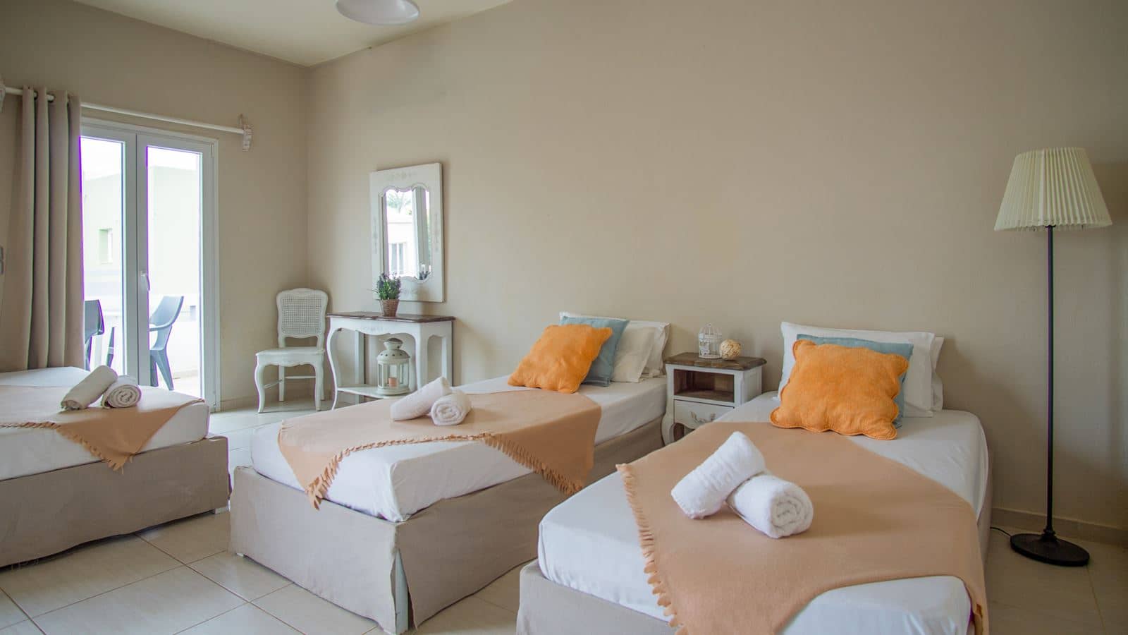 rooms-studio-superior-triple-balcony-or-terrace