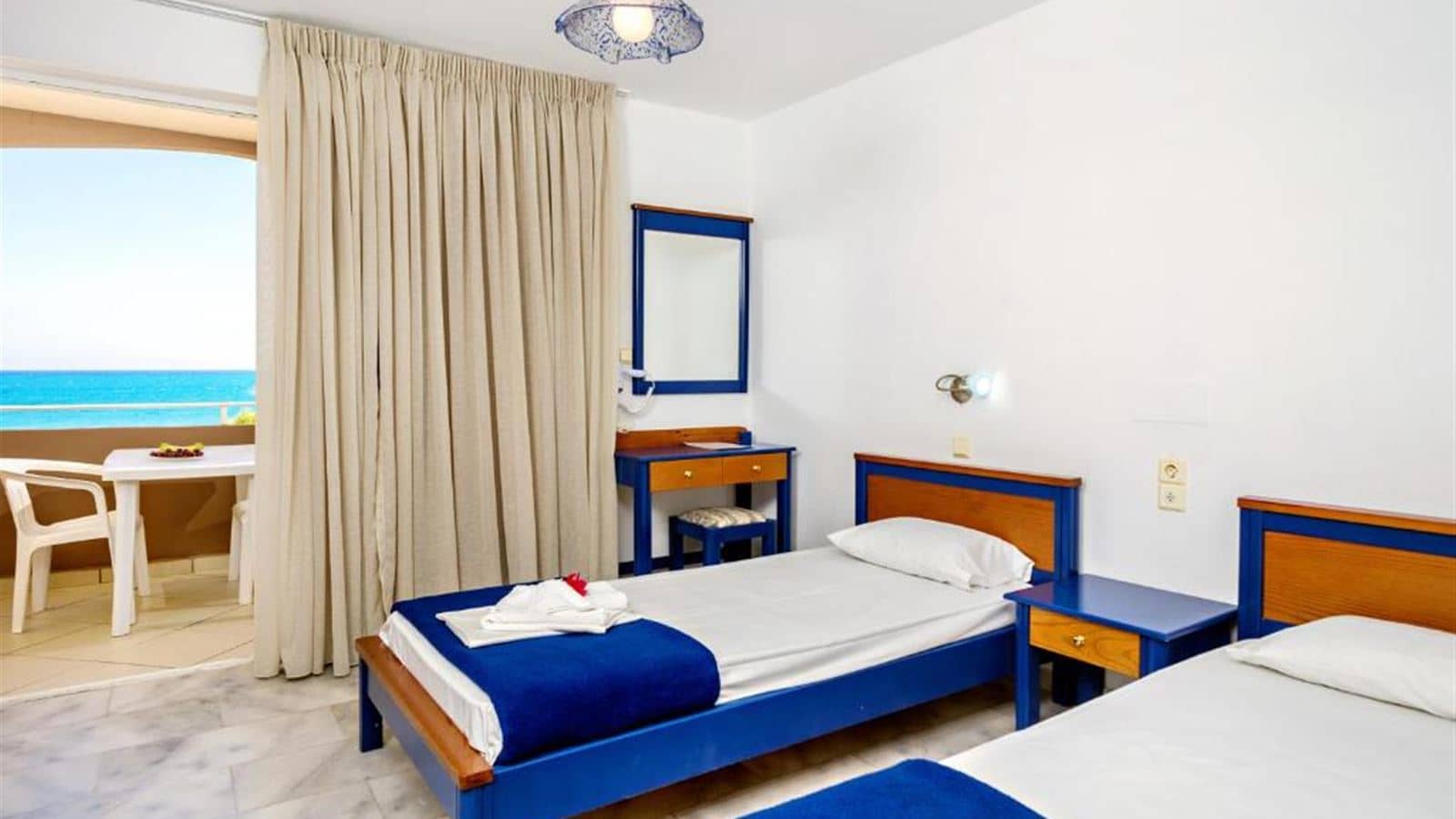 rooms-apartment-side-sea-view-4-pax