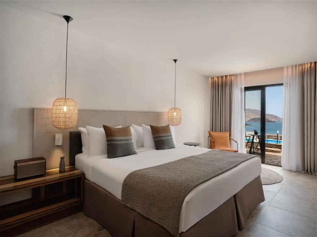 rooms-sapphire-nest-with-sharing-pool