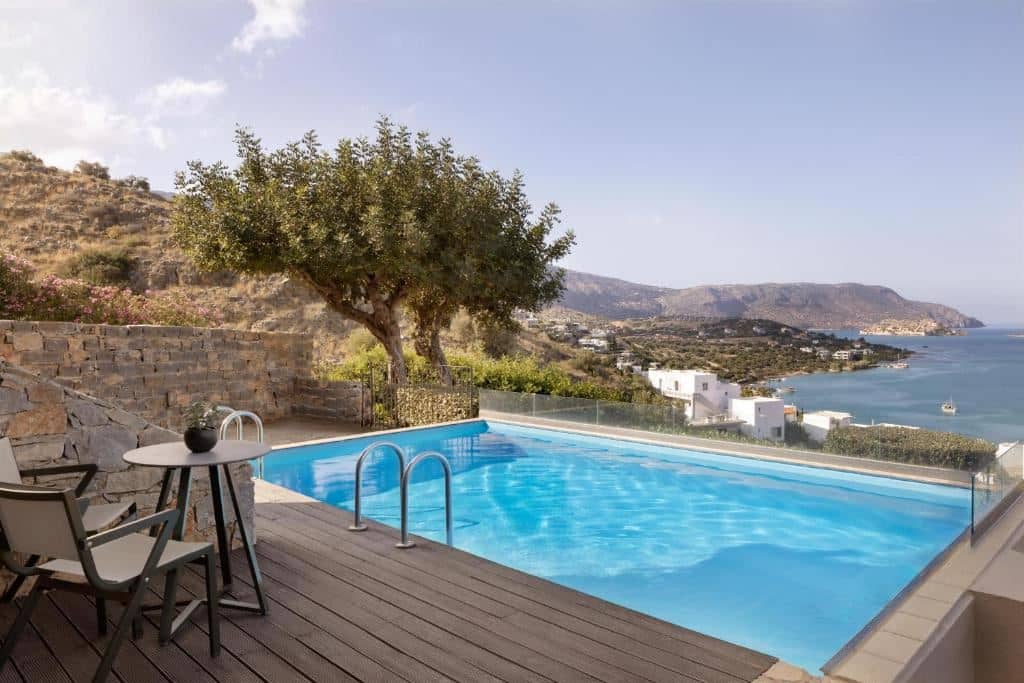 rooms-sapphire-nest-with-sharing-pool
