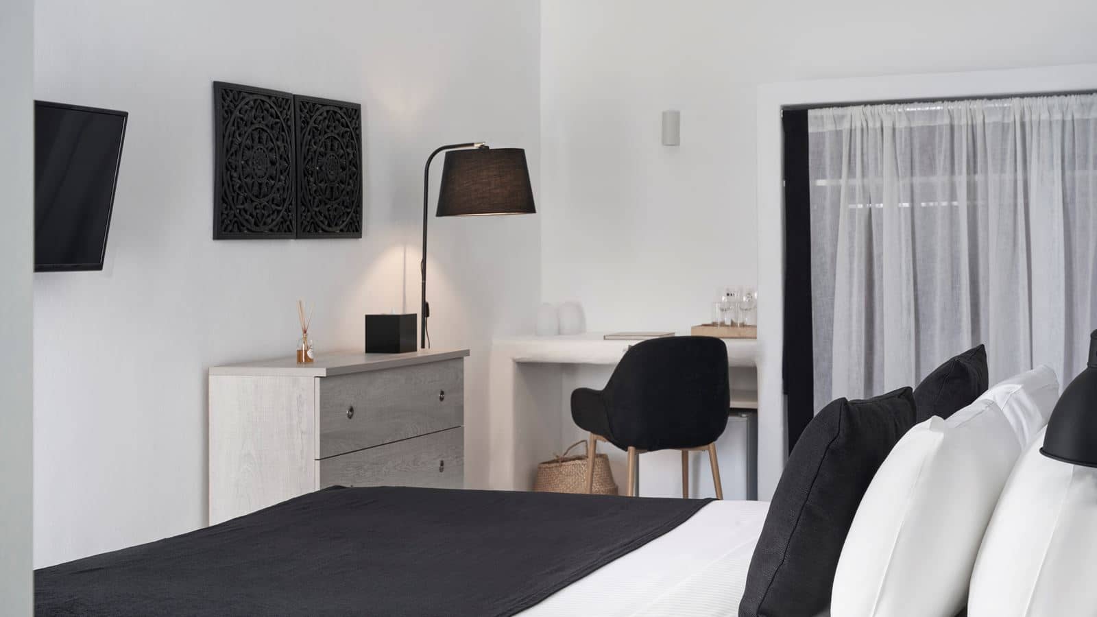 rooms-standard-room-with-caldera-view