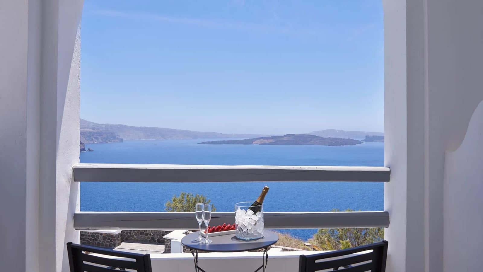 rooms-standard-room-with-caldera-view