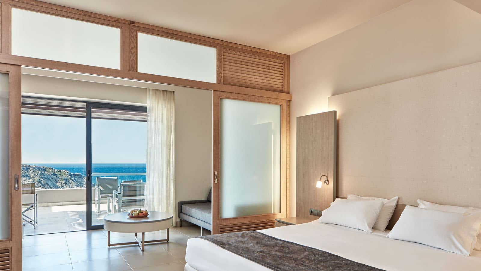 rooms-superior-family-room-sea-view