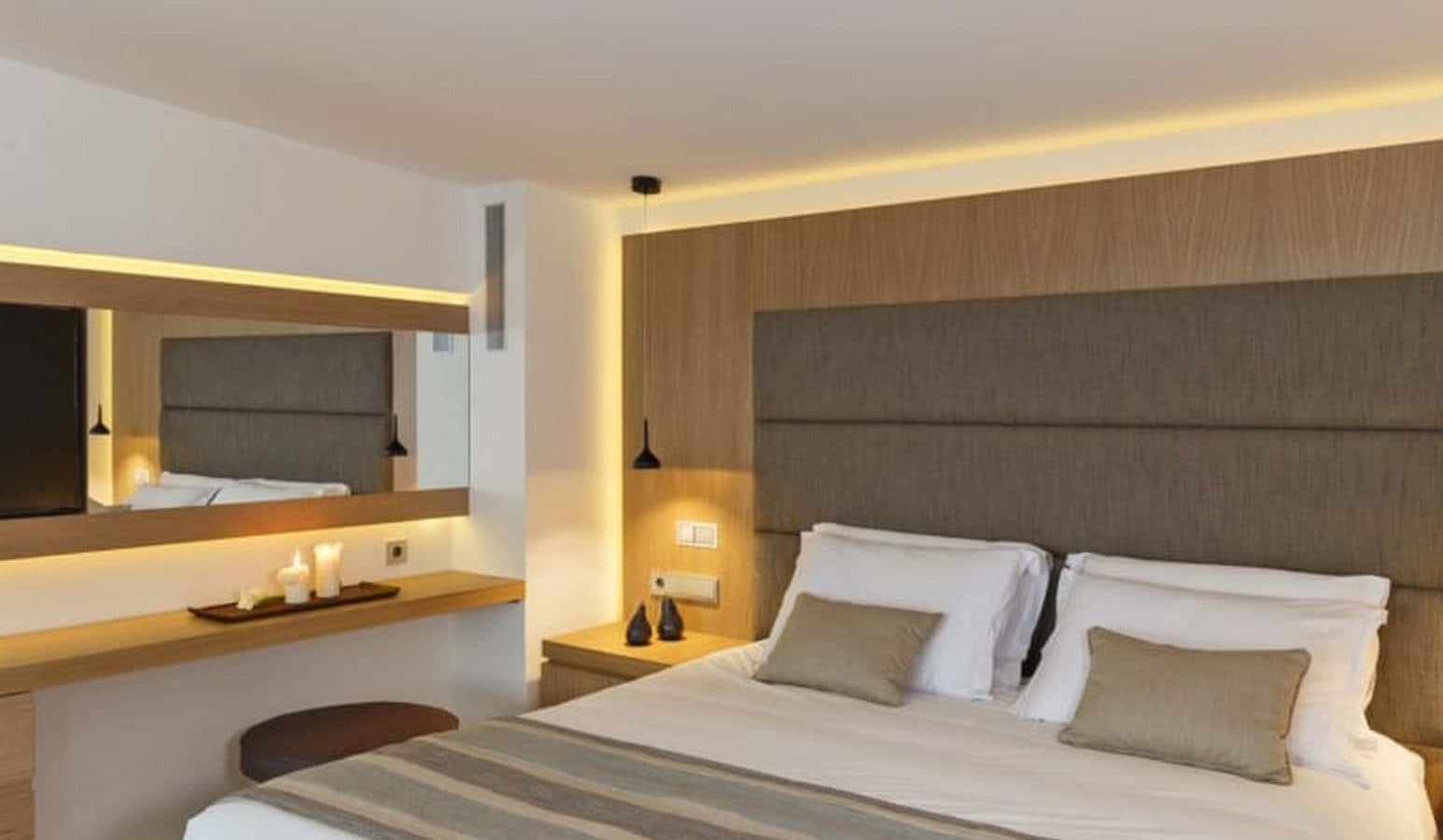 rooms-deluxe-duplex-suite-swimup-residences