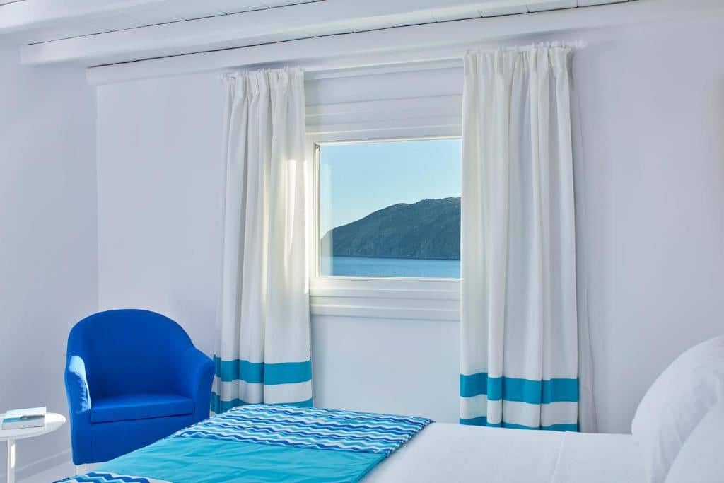 rooms-archipelagos-suite-sea-view-with-outdoor-jacuzzi