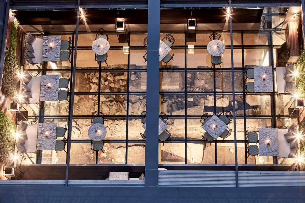 bars-veranda-lounge