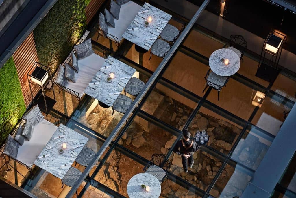 bars-veranda-lounge