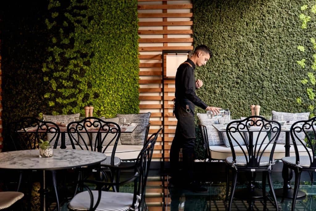 restaurants-veranda-lounge
