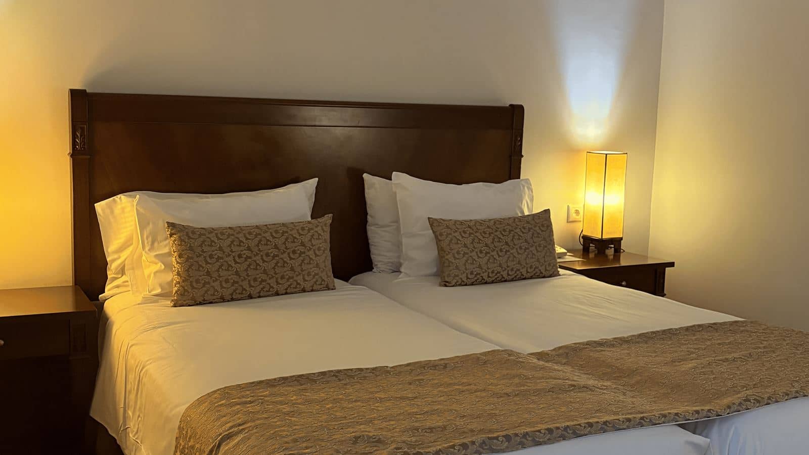 rooms-family-room