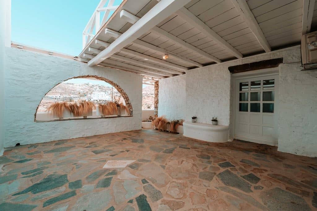 rooms-friends--family-suite-with-surrounding-view