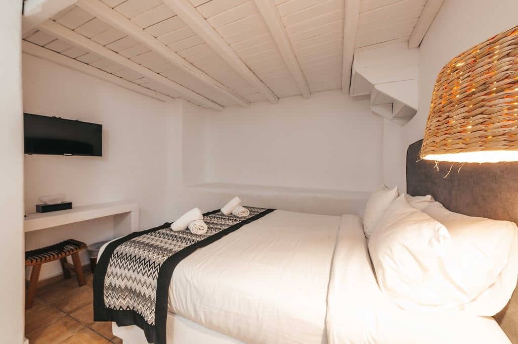 rooms-friends--family-suite-with-surrounding-view